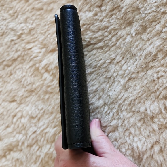 NWOT Tory Burch Kira Black Leather Tri-fold Wallet 🖤💛🎁 - Picture 15 of 16